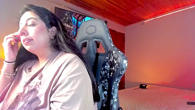 Snapshot of coraline_latin chatting on 3, 1, 2025 coraline latin online show from 3, 1, 2025