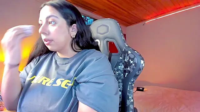 Snapshot of coraline_latin chatting on 17, 1, 2025 coraline latin online show from 17, 1, 2025