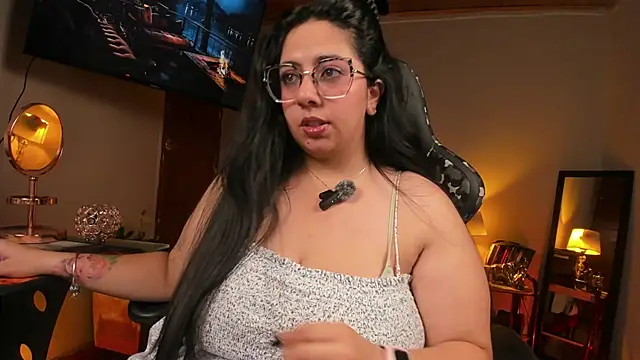 Snapshot of coraline_latin chatting on 1, 3, 2025 coraline latin online show from 1, 3, 2025