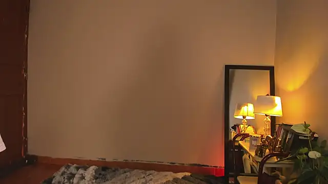 Snapshot of coraline_latin chatting on 7, 3, 2025 coraline latin online show from 7, 3, 2025