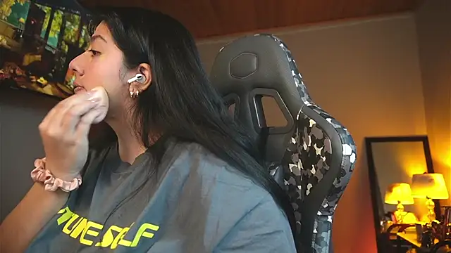 Snapshot of coraline_latin chatting on 21, 3, 2025 coraline latin online show from 21, 3, 2025