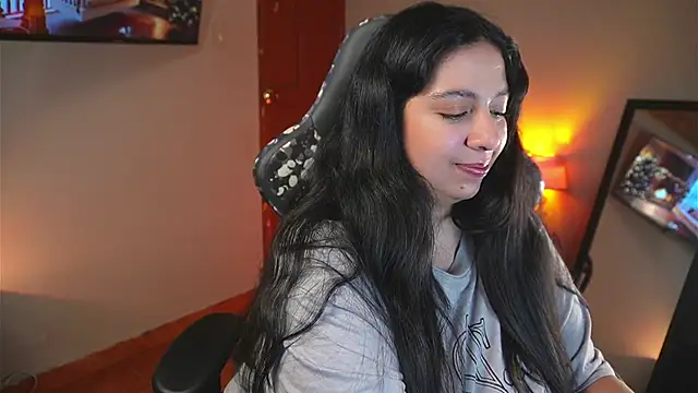 Snapshot of coraline_latin chatting on 24, 11, 2025 coraline latin online show from 24, 11, 2025