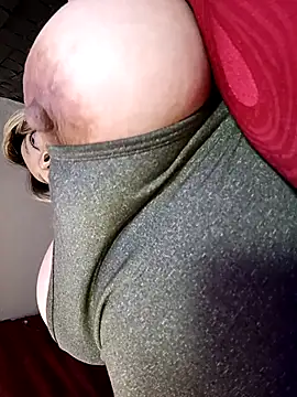 Snapshot of Honey_Lucy1 chatting on 27, 9, 2025 Honey Lucy1 online show from 27, 9, 2025