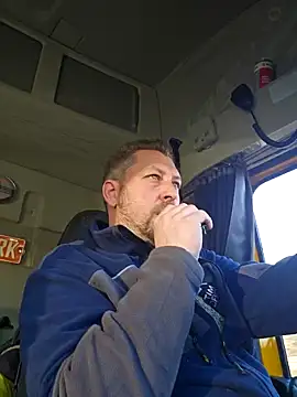 Snapshot of ktmtom247 chatting on 19, 2, 2025 ktmtom247 online show from 19, 2, 2025