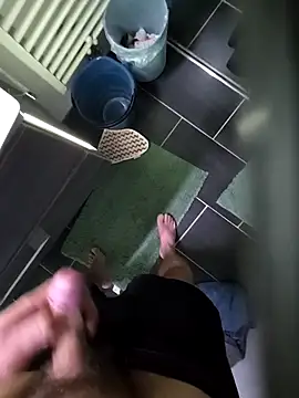 Snapshot of ktmtom247 chatting on 21, 11, 2025 ktmtom247 online show from 21, 11, 2025