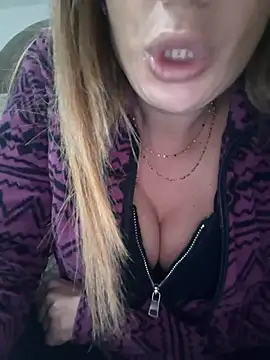 fammefatale1987 online show from 24, 11, 2025