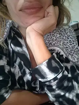 fammefatale1987 online show from 30, 11, 2025