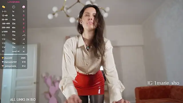 LAUREL HAZEL online show from 27, 3, 2026