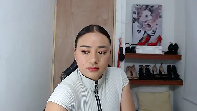 ReyleDoll online show from 1, 2, 2025