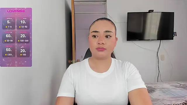 ReyleDoll online show from 13, 7, 2026