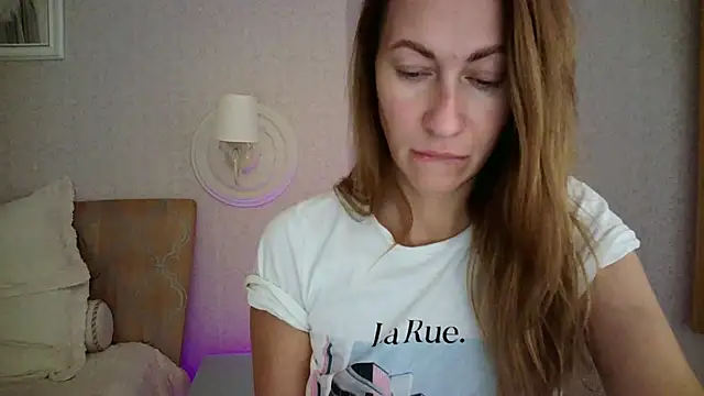 Snapshot of Luna_Hoty chatting on 21, 9, 2025 Luna Hoty online show from 21, 9, 2025