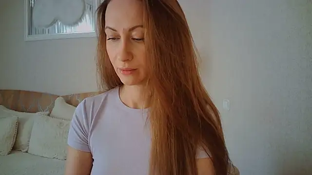 Luna Hoty online show from 13, 6, 2026
