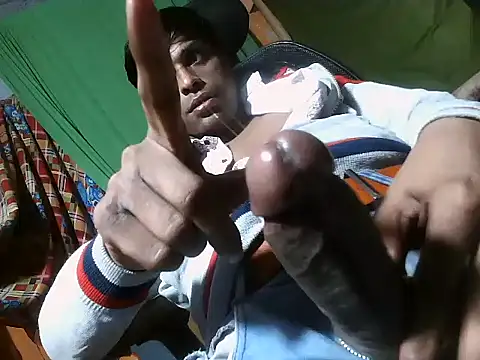 Snapshot of desiboy1101 chatting on 2, 2, 2025 desiboy1101 online show from 2, 2, 2025