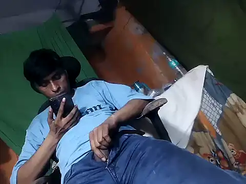 Snapshot of desiboy1101 chatting on 31, 10, 2025 desiboy1101 online show from 31, 10, 2025