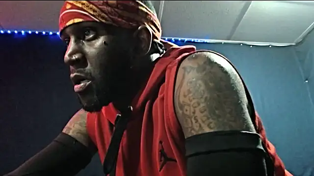 iBreakHeartz online show from 4, 11, 2025