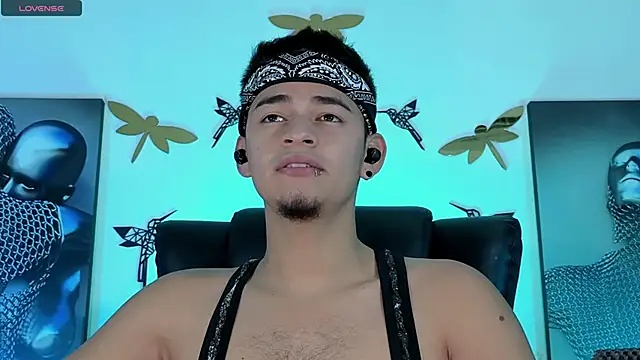 Snapshot of VikoHands chatting on 11, 3, 2025 VikoHands online show from 11, 3, 2025