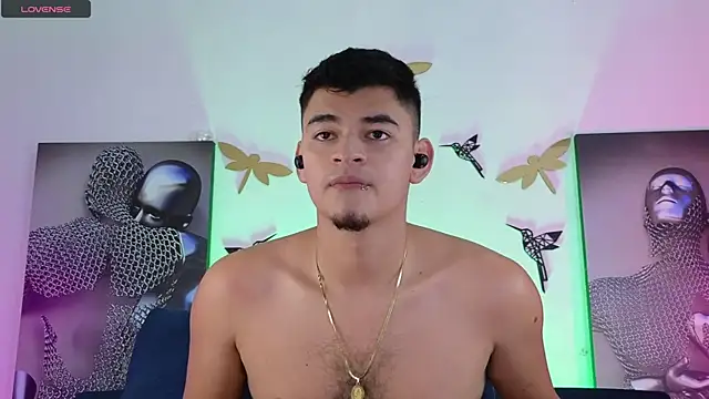 Snapshot of VikoHands chatting on 14, 10, 2025 VikoHands online show from 14, 10, 2025