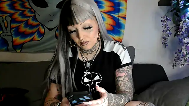 Snapshot of RoxxyInk chatting on 13, 1, 2025 RoxxyInk online show from 13, 1, 2025