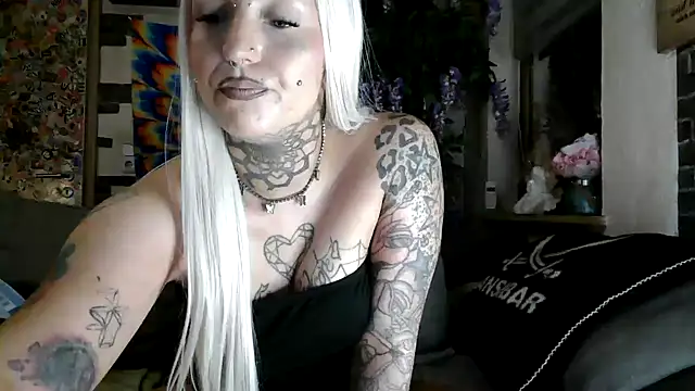 Snapshot of RoxxyInk chatting on 9, 9, 2025 RoxxyInk online show from 9, 9, 2025