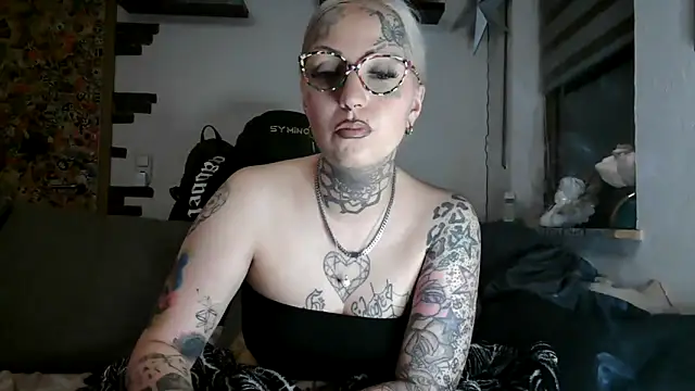 Snapshot of RoxxyInk chatting on 26, 4, 2026 RoxxyInk online show from 26, 4, 2026
