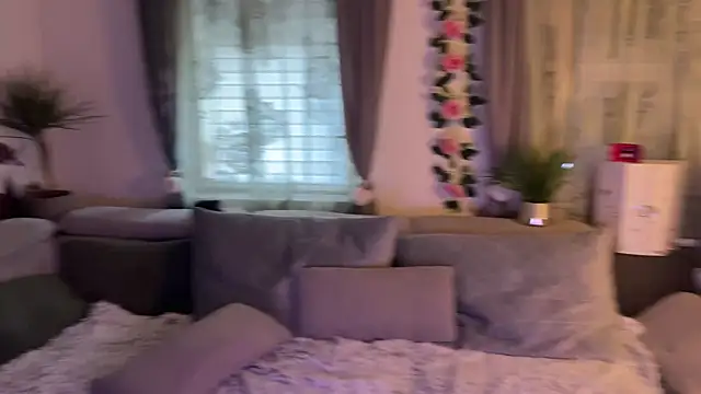 Snapshot of Monageil chatting on 18, 11, 2025 Monageil online show from 18, 11, 2025