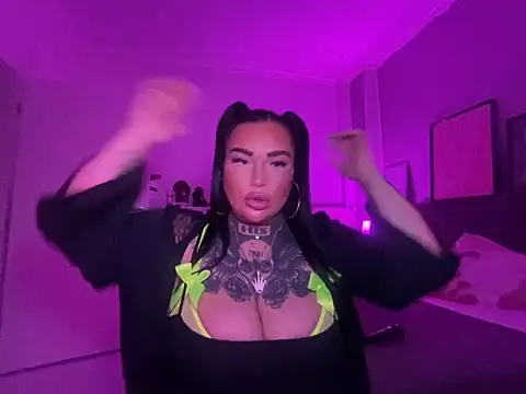 Snapshot of _MelinaCurves_ chatting on 16, 1, 2025 MelinaCurves online show from 16, 1, 2025