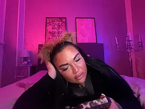 Snapshot of _MelinaCurves_ chatting on 27, 1, 2025 MelinaCurves online show from 27, 1, 2025