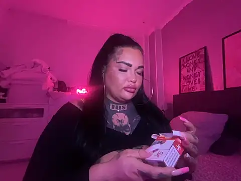 Snapshot of _MelinaCurves_ chatting on 7, 2, 2025 MelinaCurves online show from 7, 2, 2025