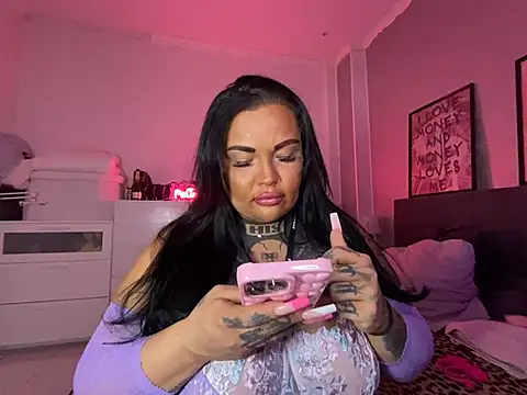 Snapshot of _MelinaCurves_ chatting on 8, 2, 2025 MelinaCurves online show from 8, 2, 2025