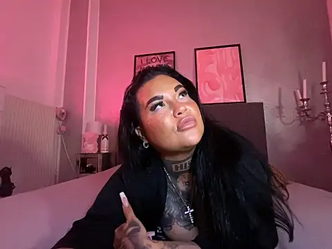 Snapshot of _MelinaCurves_ chatting on 23, 2, 2025 MelinaCurves online show from 23, 2, 2025