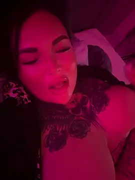 Snapshot of _MelinaCurves_ chatting on 10, 3, 2025 MelinaCurves online show from 10, 3, 2025