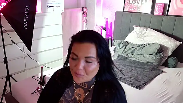 Snapshot of _MelinaCurves_ chatting on 19, 3, 2025 MelinaCurves online show from 19, 3, 2025