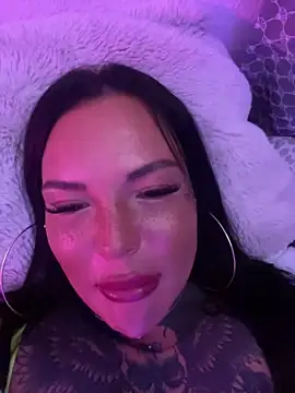 Snapshot of _MelinaCurves_ chatting on 28, 9, 2025 MelinaCurves online show from 28, 9, 2025