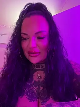 Snapshot of _MelinaCurves_ chatting on 10, 10, 2025 MelinaCurves online show from 10, 10, 2025