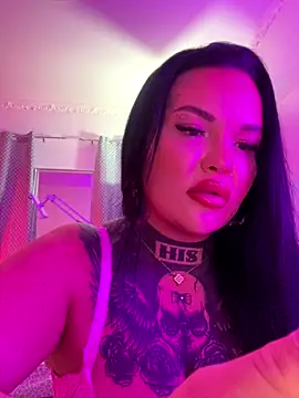 Snapshot of _MelinaCurves_ chatting on 11, 10, 2025 MelinaCurves online show from 11, 10, 2025