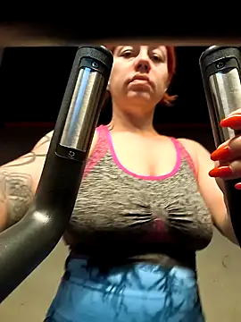 Ella  Kross online show from 15, 2, 2025