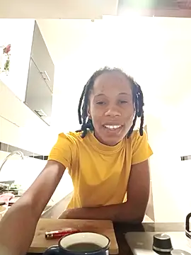 Snapshot of africa_deluxe chatting on 7, 2, 2025 africa deluxe online show from 7, 2, 2025