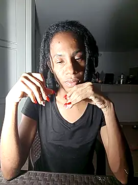 Snapshot of africa_deluxe chatting on 12, 9, 2025 africa deluxe online show from 12, 9, 2025