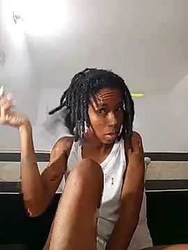 Snapshot of africa_deluxe chatting on 7, 10, 2025 africa deluxe online show from 7, 10, 2025