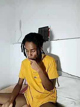 Snapshot of africa_deluxe chatting on 31, 10, 2025 africa deluxe online show from 31, 10, 2025