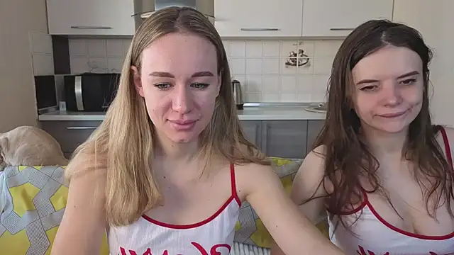 Snapshot of Naughty_Alice chatting on 6, 10, 2025 Naughty Alice online show from 6, 10, 2025