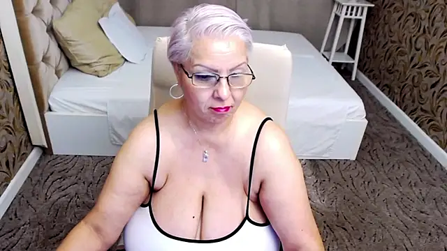 Snapshot of LadyLibely chatting on 6, 10, 2025 LadyLibely online show from 6, 10, 2025