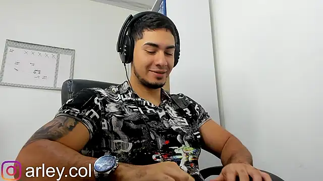 Snapshot of Dimitri_Colleman chatting on 6, 12, 2024 Dimitri Colleman online show from 6, 12, 2024