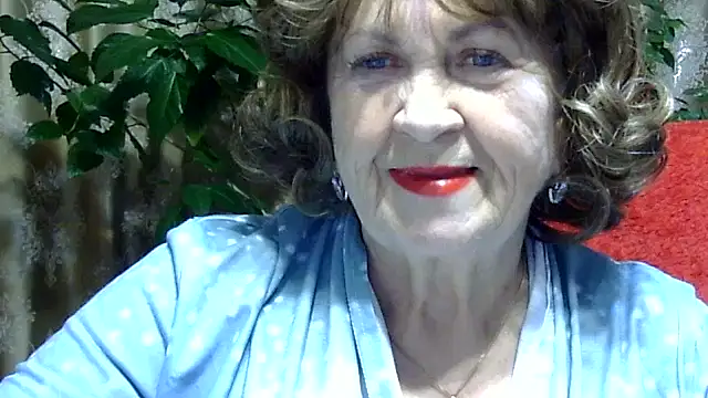 Emma52610 online show from 2, 12, 2025