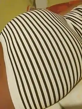 Snapshot of sbusiso1 chatting on 13, 10, 2025 sbusiso1 online show from 13, 10, 2025