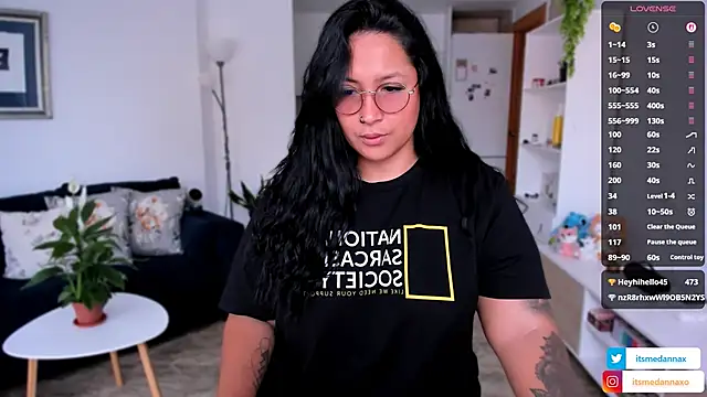 DannaaMeliza online show from 26, 10, 2025