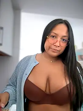 DannaaMeliza online show from 27, 10, 2025