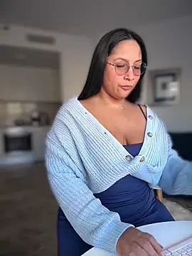 DannaaMeliza online show from 27, 11, 2025