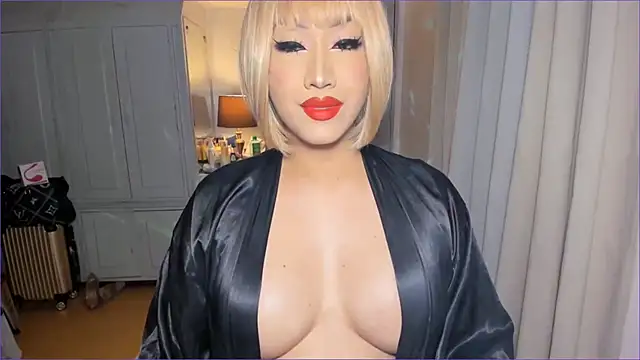 Snapshot of AliciaGundersen chatting on 12, 9, 2025 AliciaGundersen online show from 12, 9, 2025