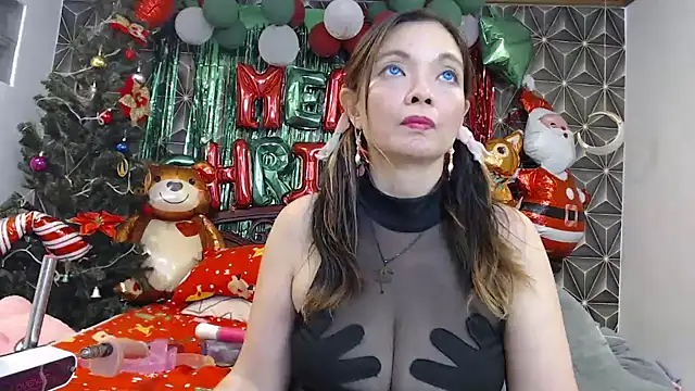 Snapshot of yummymeily chatting on 2, 1, 2025 yummymeily online show from 2, 1, 2025
